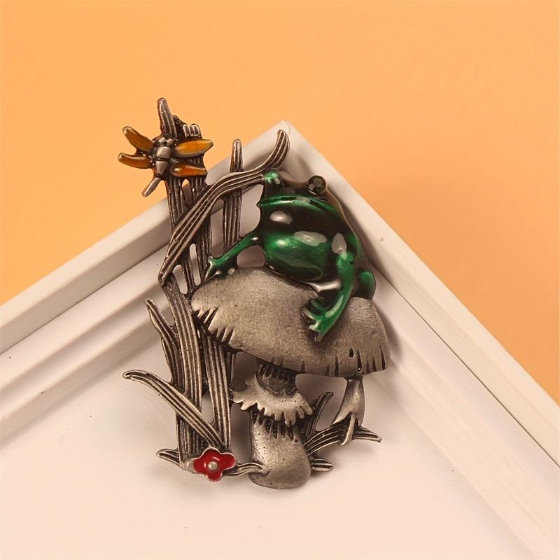 Vintage Animal Brooch Dog Cat  - Flower Frog Pin 评论和价格